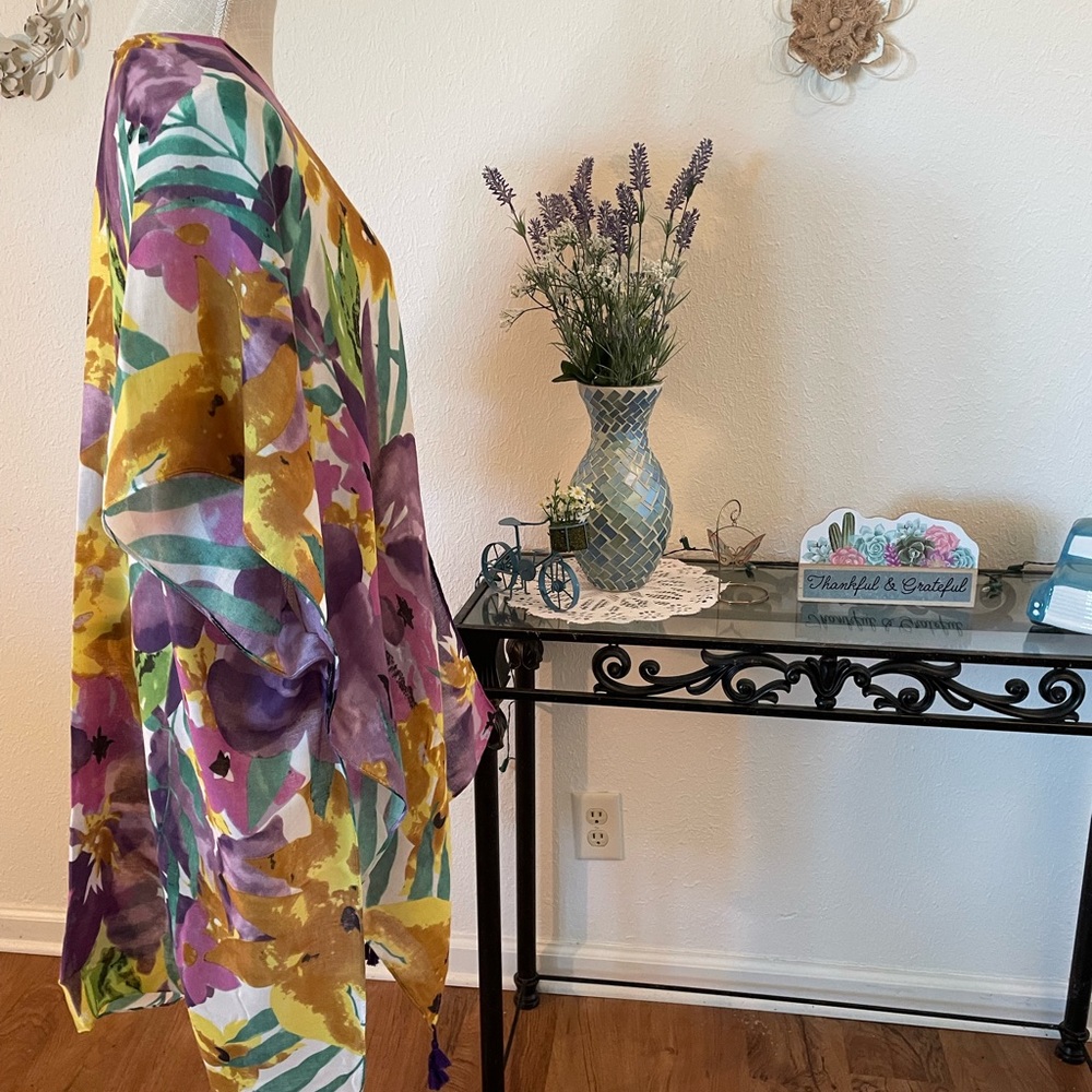 New Boutique Kimono - Picture 6 of 6